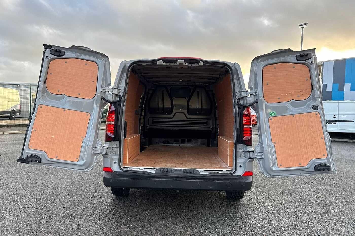 Used Volkswagen Transporter 2025 for sale - 77897669: Photo 9