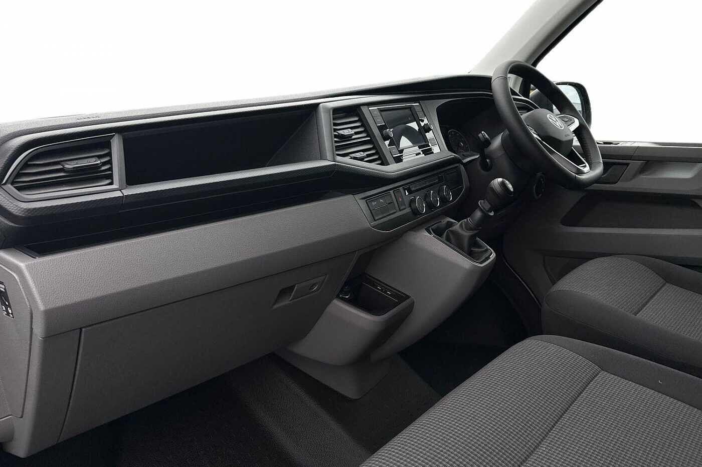 Used Volkswagen Transporter 2024 for sale - 76836327: Photo 2