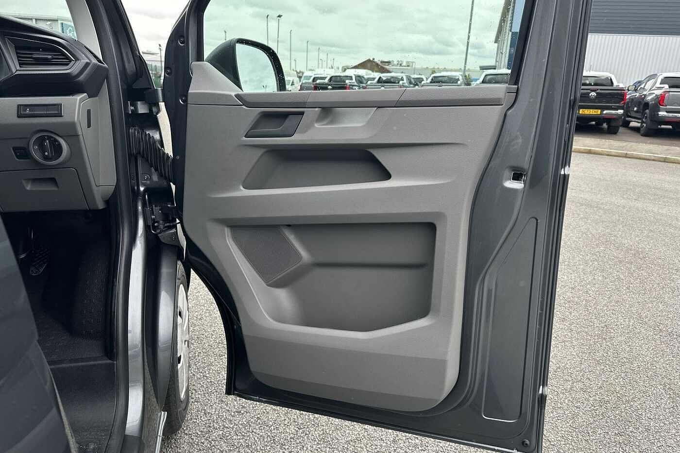 Used Volkswagen Transporter 2024 for sale - 76836327: Photo 28