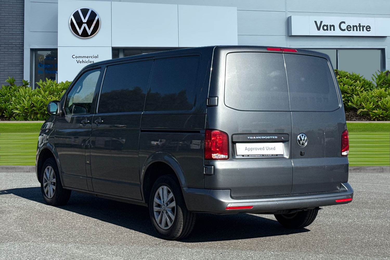 Used Volkswagen Transporter 2024 for sale - 77128919: Photo 2