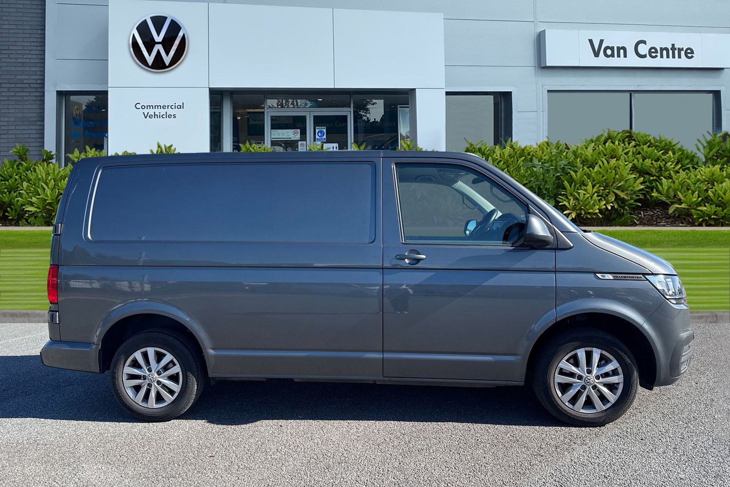 Used Volkswagen Transporter 2024 for sale - 77128919: Photo 3