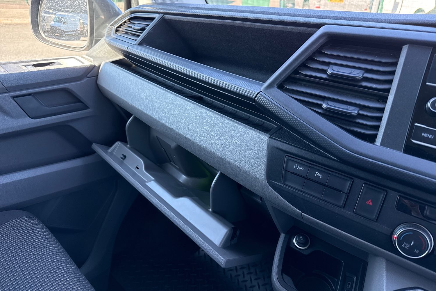 Used Volkswagen Transporter 2024 for sale - 77128919: Photo 35