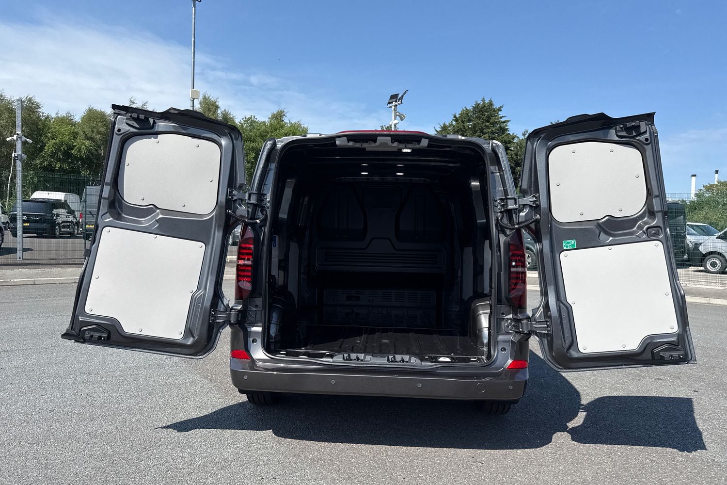 Used Volkswagen Transporter 2025 for sale - 77477149: Photo 6