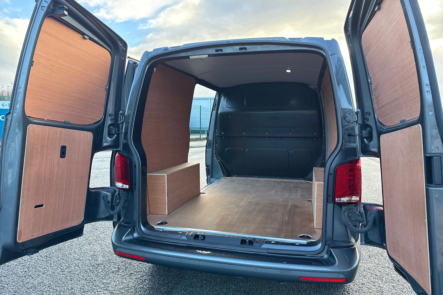 Used Volkswagen Transporter 2024 for sale - 77135462: Photo 50