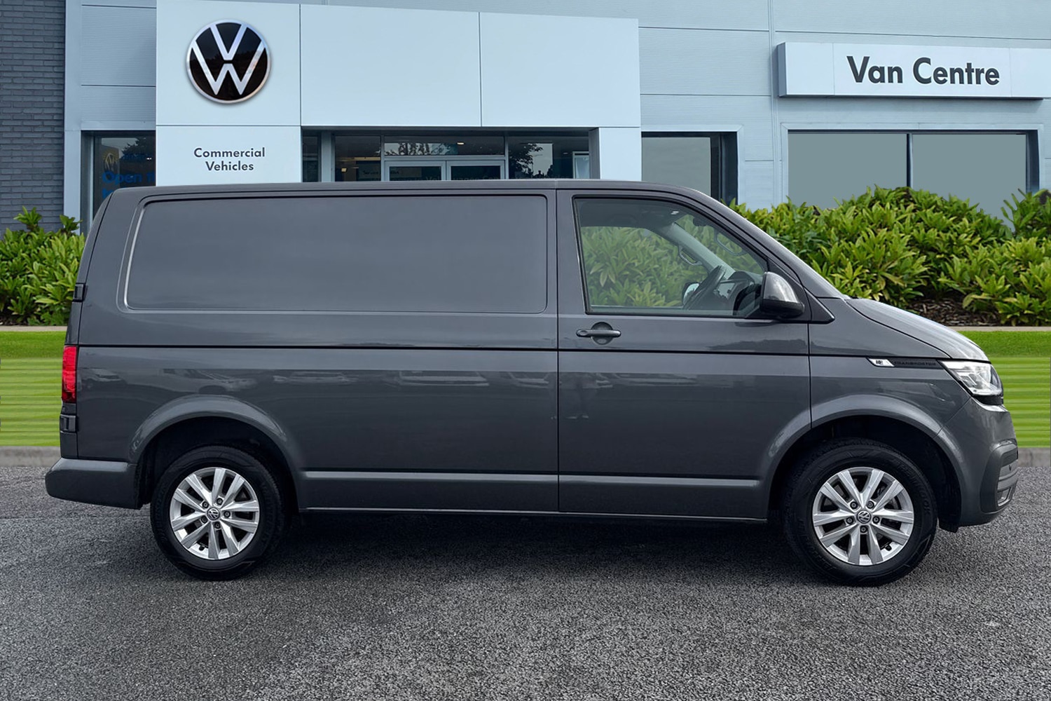 Used Volkswagen Transporter 2024 for sale - 76805352: Photo 3