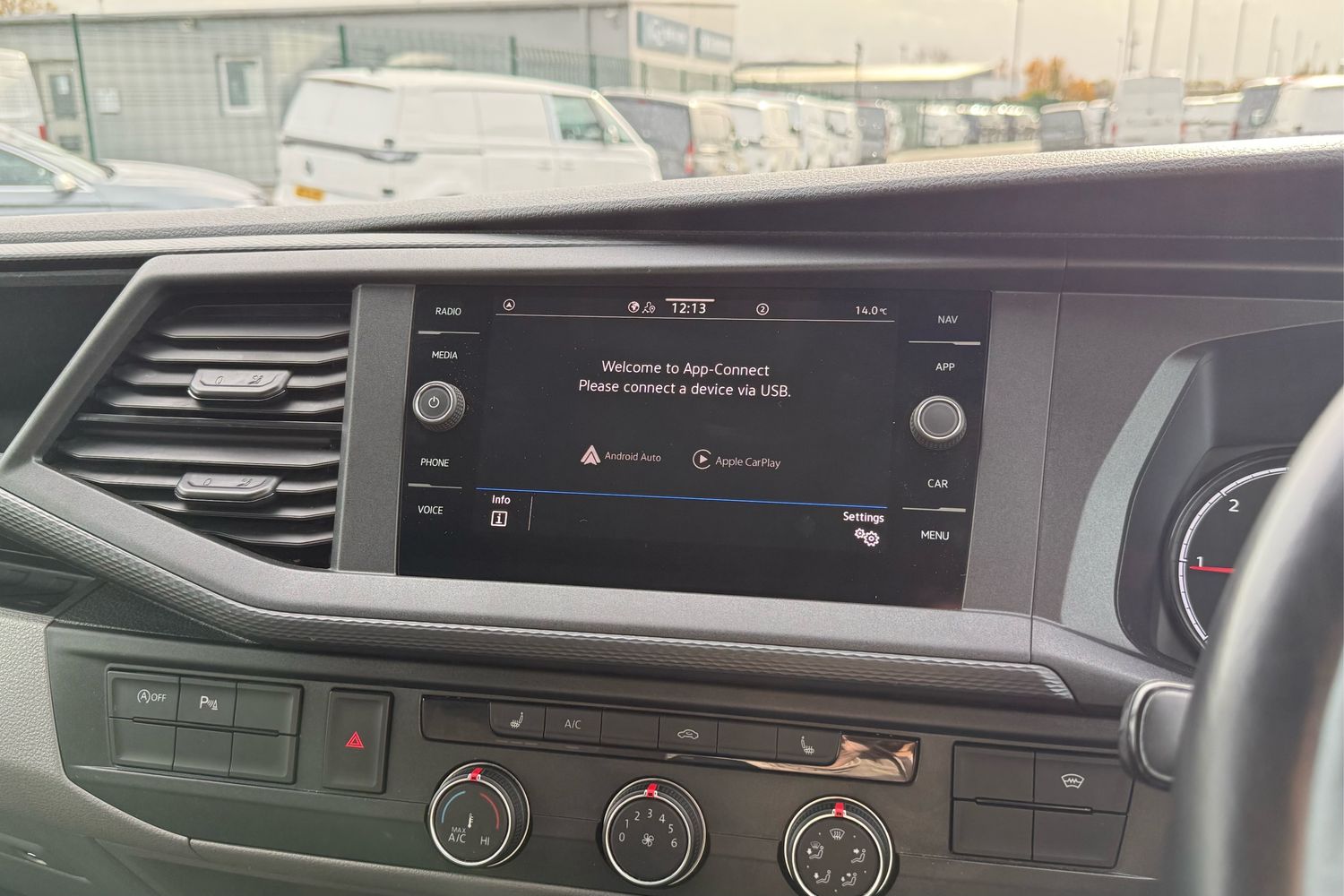 Used Volkswagen Transporter 2024 for sale - 76805352: Photo 47