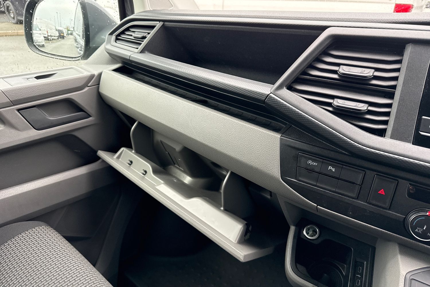 Used Volkswagen Transporter 2024 for sale - 76569623: Photo 35