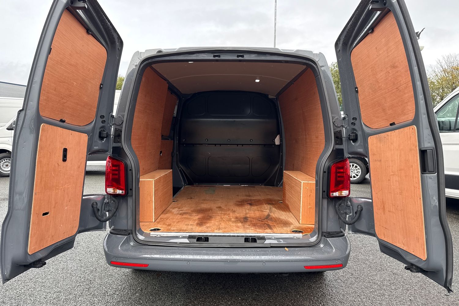 Used Volkswagen Transporter 2024 for sale - 76569623: Photo 6