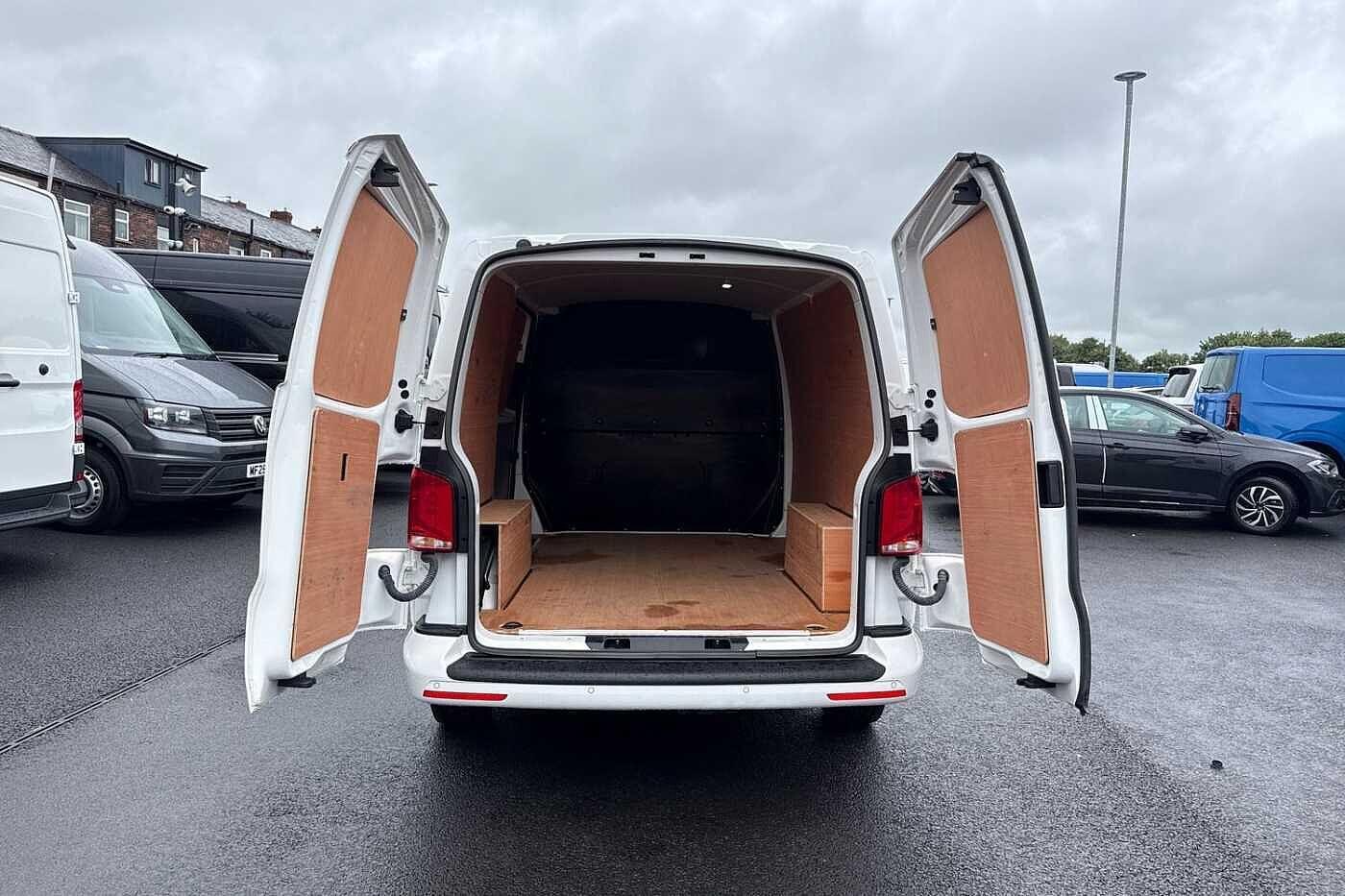 Used Volkswagen Transporter 2024 for sale - 76884167: Photo 32