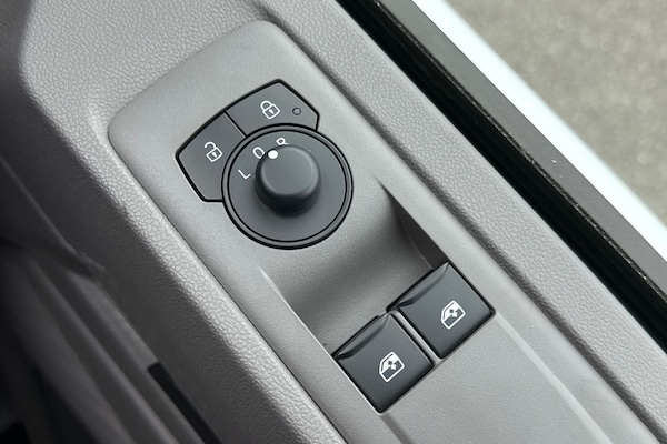 Used Volkswagen Transporter 2025 for sale - 76250633: Photo 33