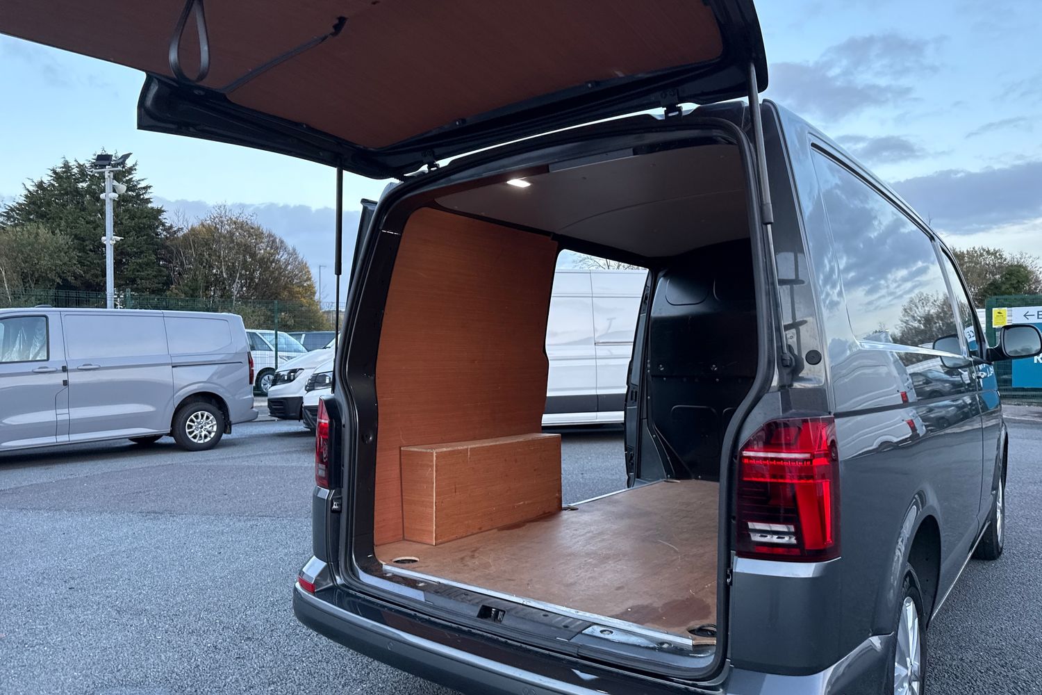 Used Volkswagen Transporter 2024 for sale - 76576212: Photo 33