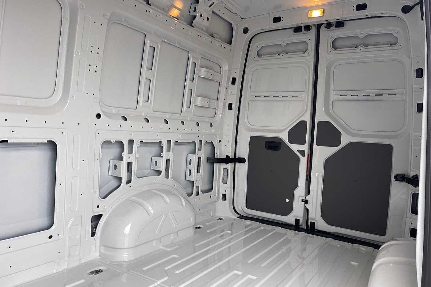 Used Volkswagen Crafter 2025 for sale - 76847907: Photo 13