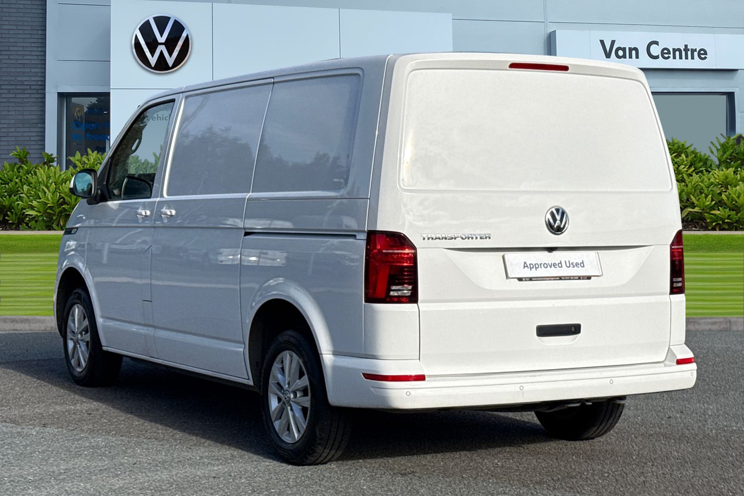 Used Volkswagen Transporter 2024 for sale - 76401719: Photo 2