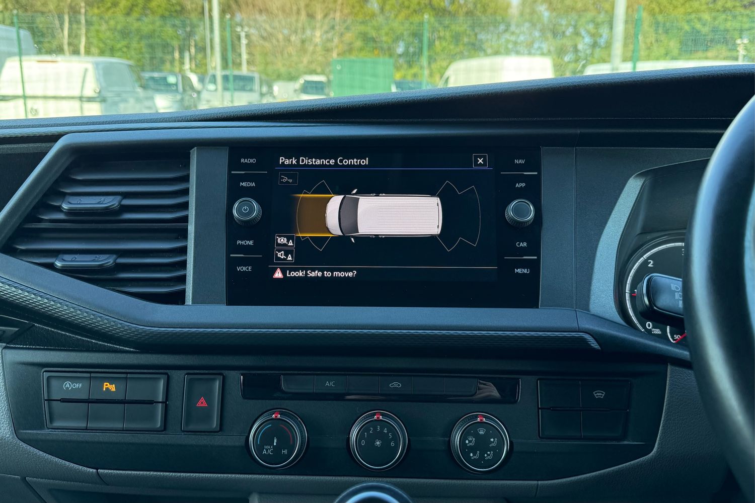 Used Volkswagen Transporter 2024 for sale - 76401719: Photo 48