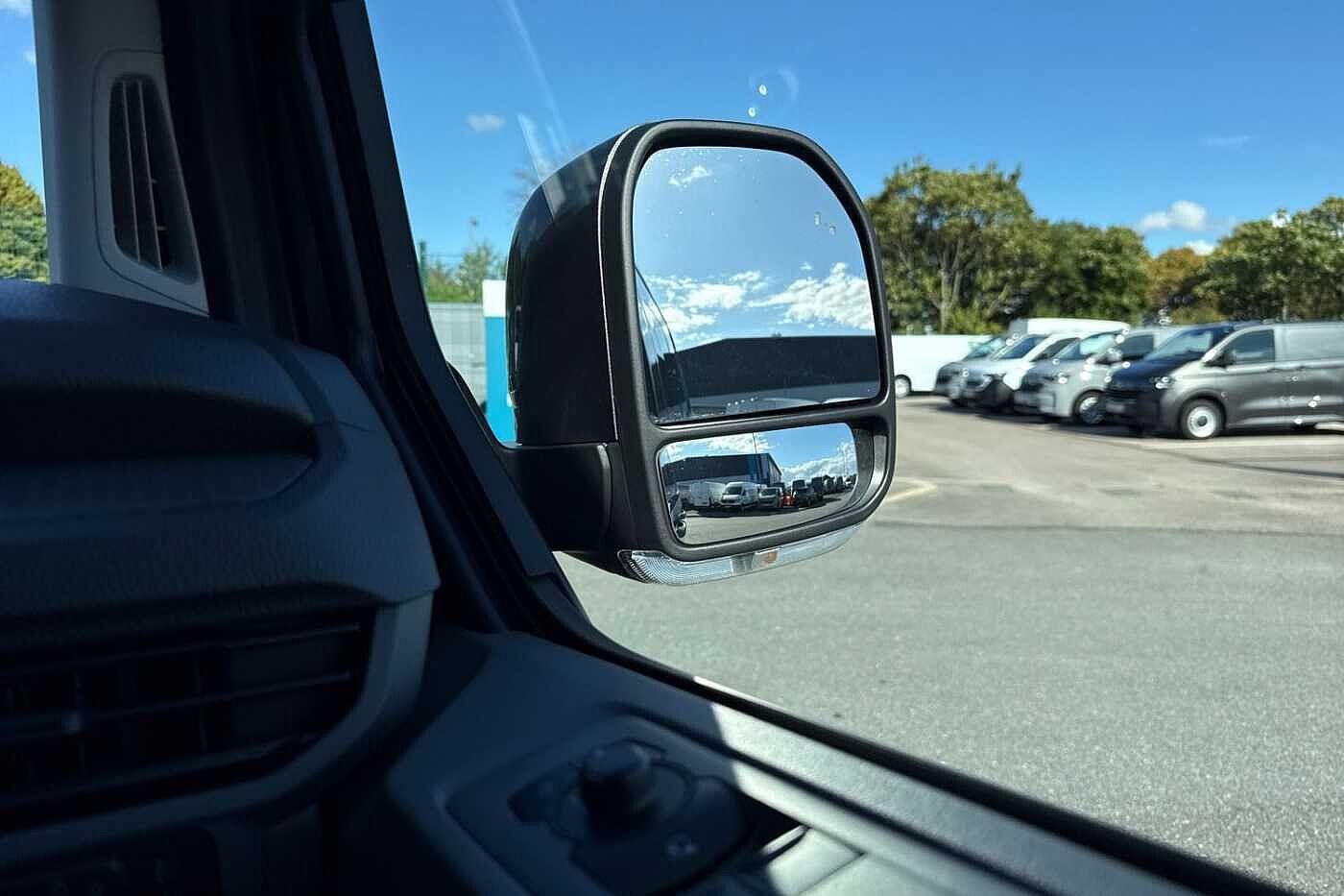 Used Volkswagen Transporter 2025 for sale - 77981861: Photo 17