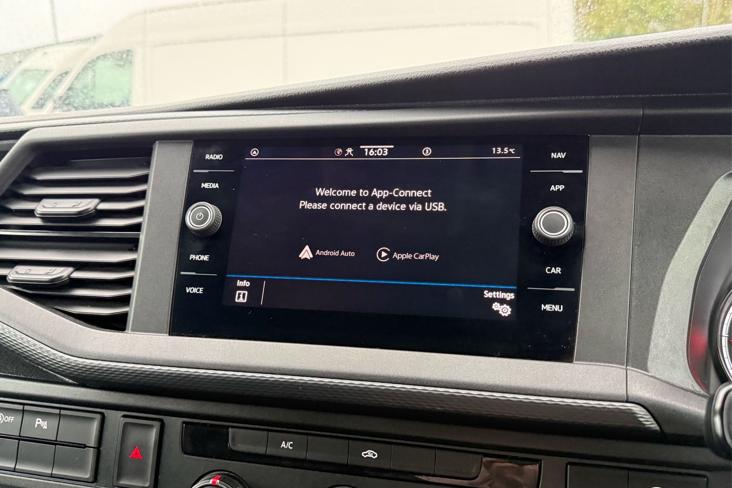 Used Volkswagen Transporter 2024 for sale - 76553491: Photo 47