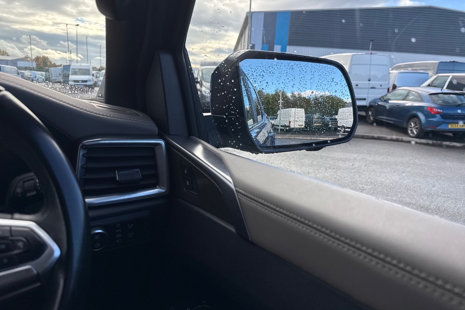 Used Volkswagen Amarok 2024 for sale - 76339930: Photo 20