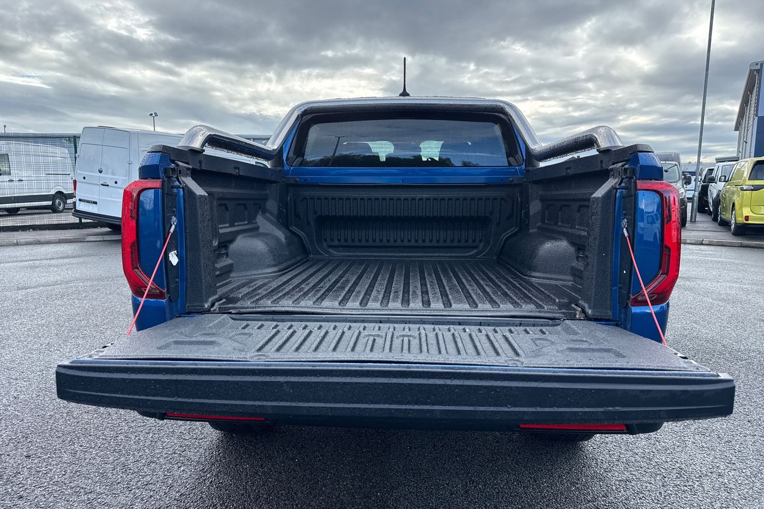 Used Volkswagen Amarok 2024 for sale - 76339930: Photo 6