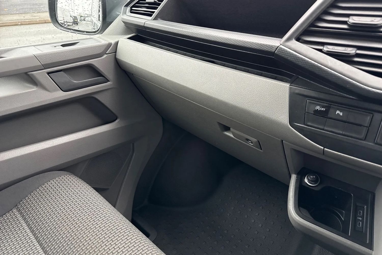 Used Volkswagen Transporter 2024 for sale - 76863293: Photo 14