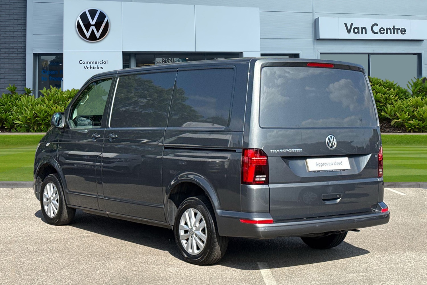 Used Volkswagen Transporter 2024 for sale - 77187421: Photo 2