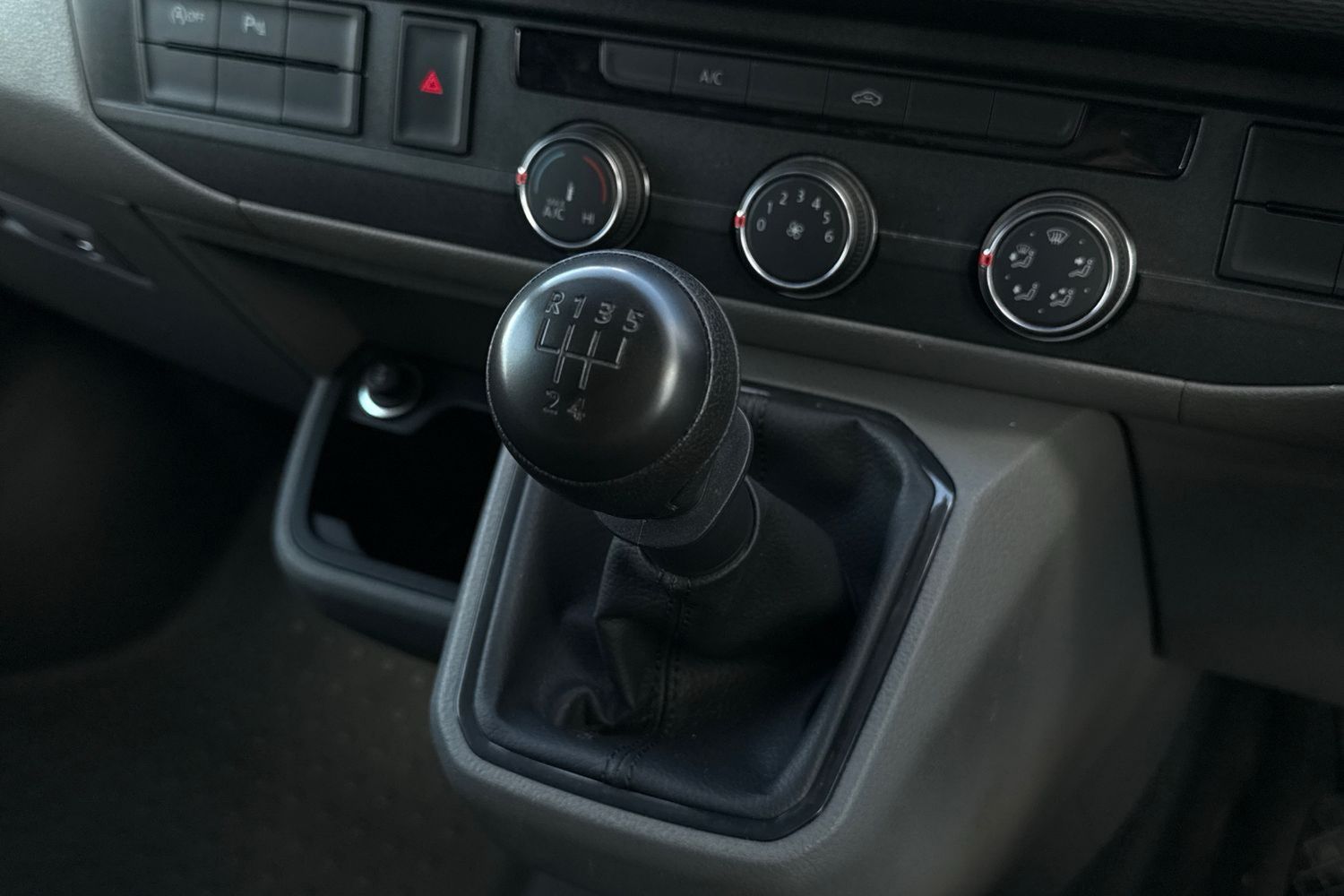 Used Volkswagen Transporter 2024 for sale - 77187421: Photo 22