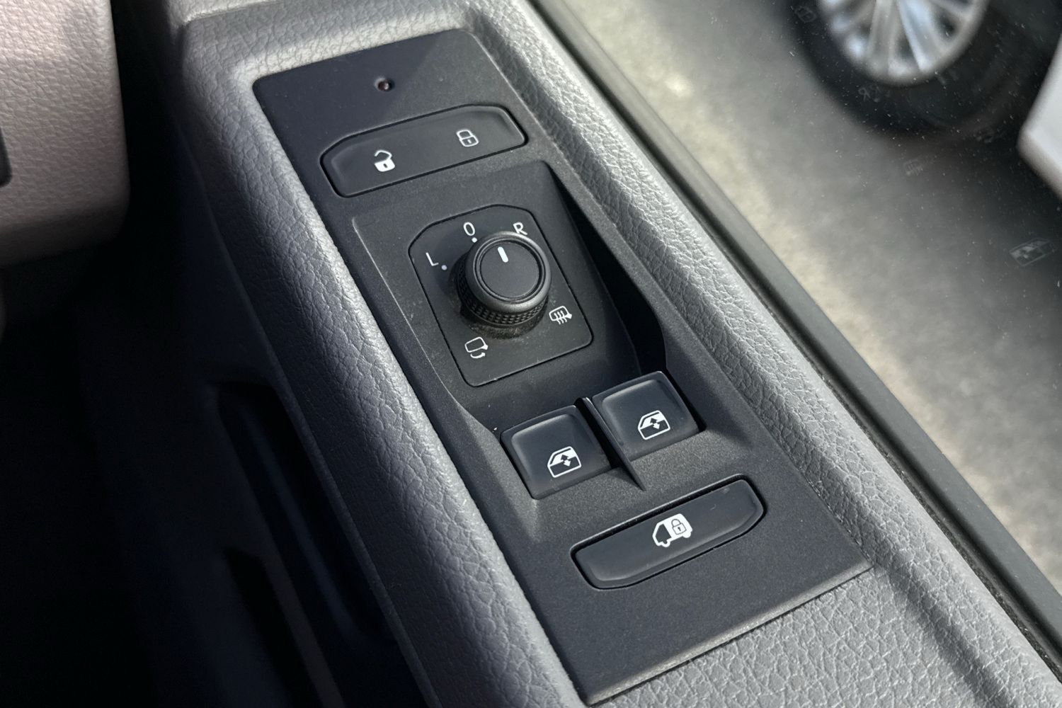 Used Volkswagen Transporter 2024 for sale - 77187421: Photo 32