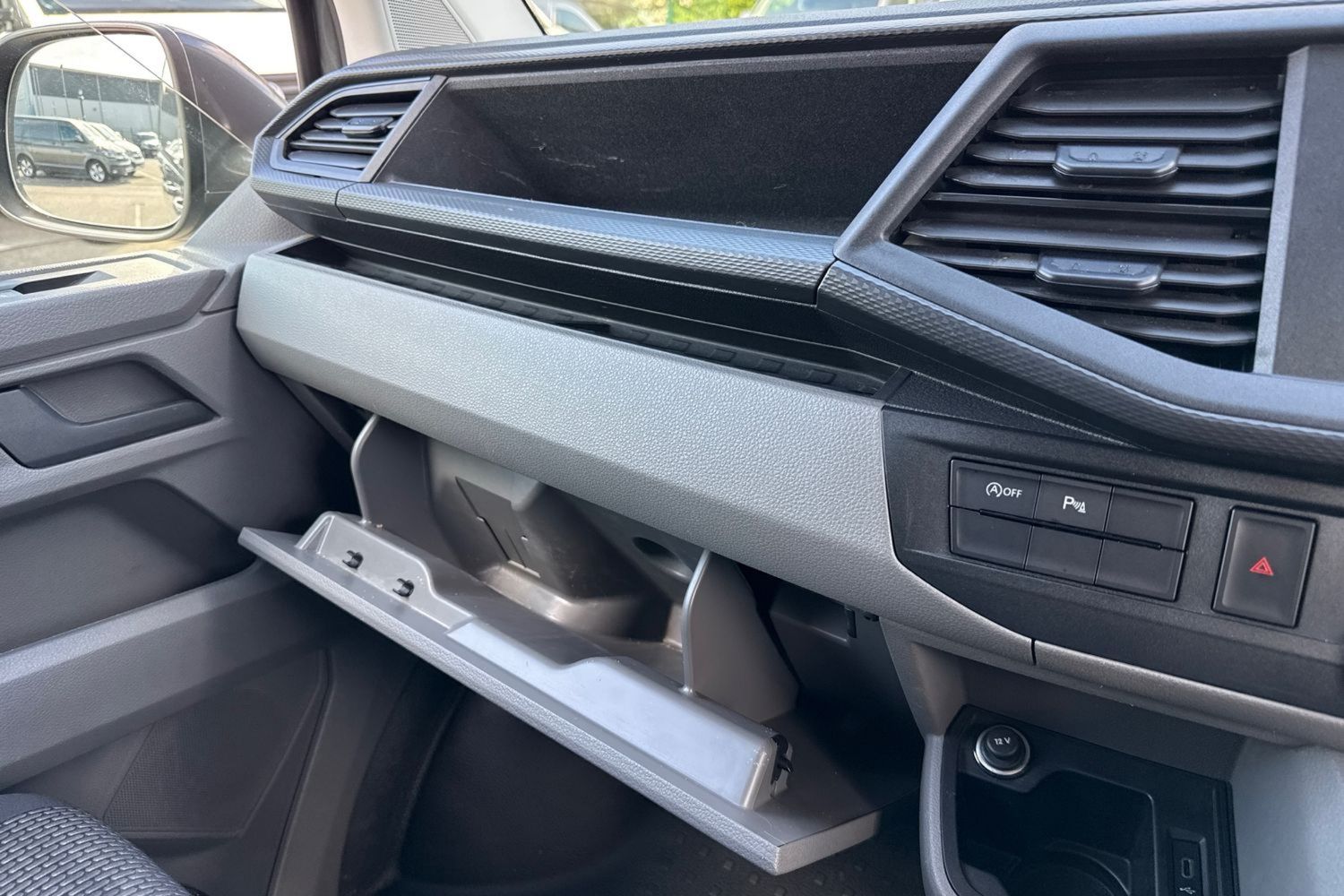 Used Volkswagen Transporter 2024 for sale - 77187421: Photo 42