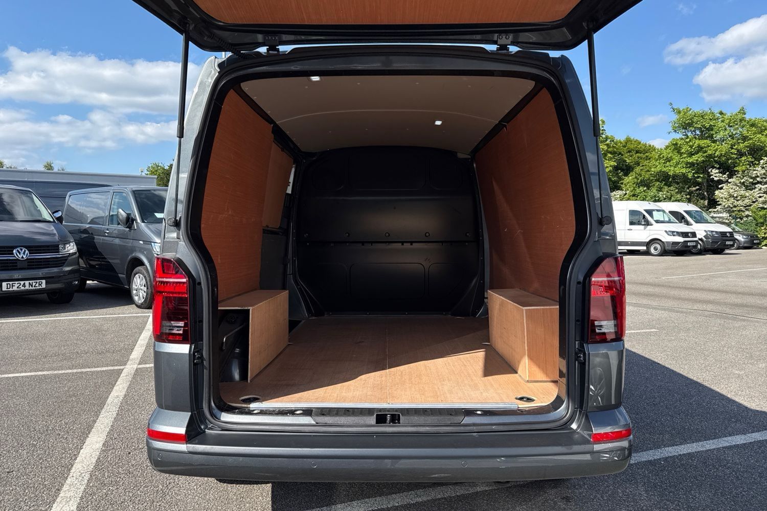 Used Volkswagen Transporter 2024 for sale - 77187421: Photo 6