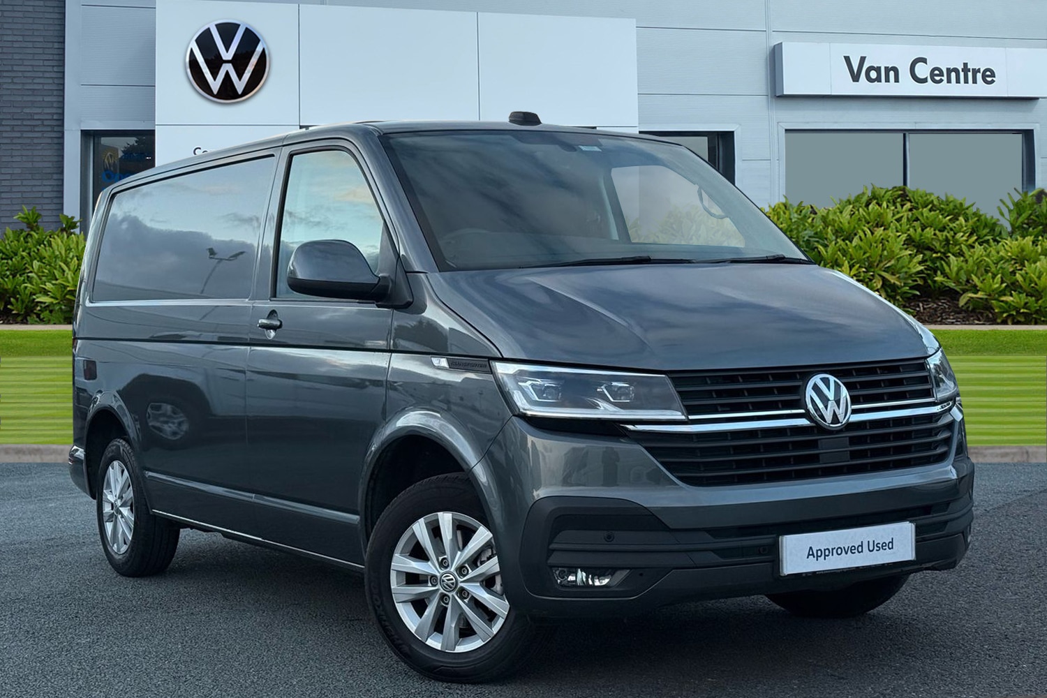 Used Volkswagen Transporter 2024 for sale - 76576231: Photo 1