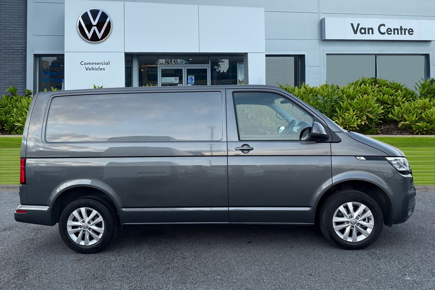 Used Volkswagen Transporter 2024 for sale - 76576231: Photo 3