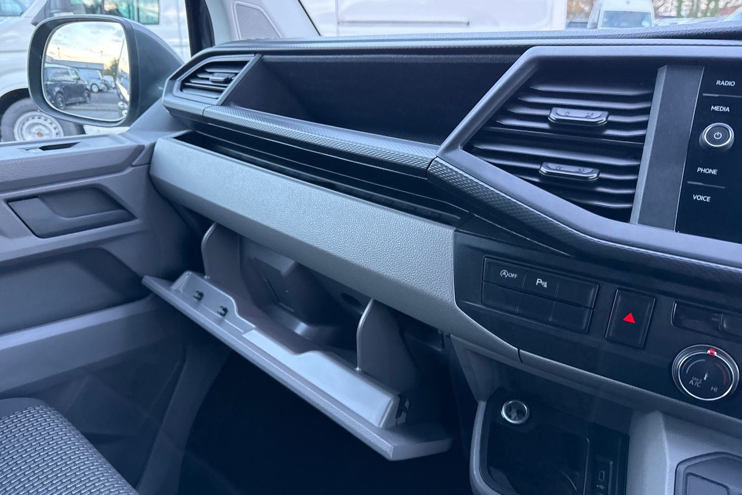 Used Volkswagen Transporter 2024 for sale - 76576231: Photo 34