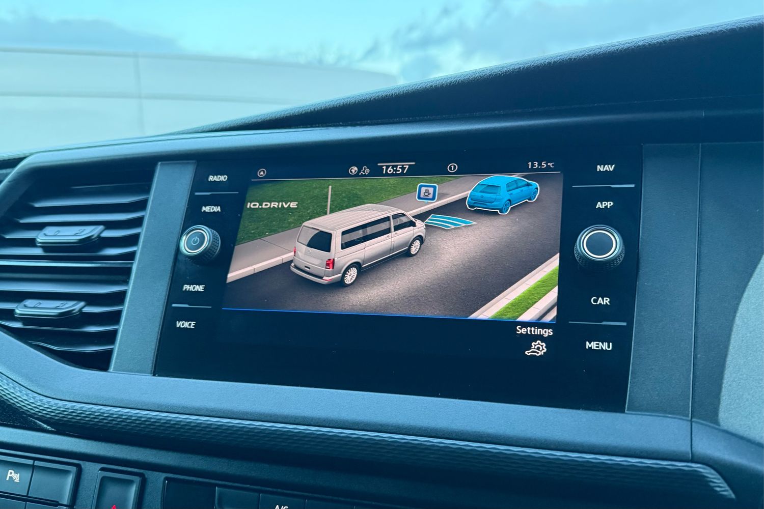 Used Volkswagen Transporter 2024 for sale - 76576231: Photo 53