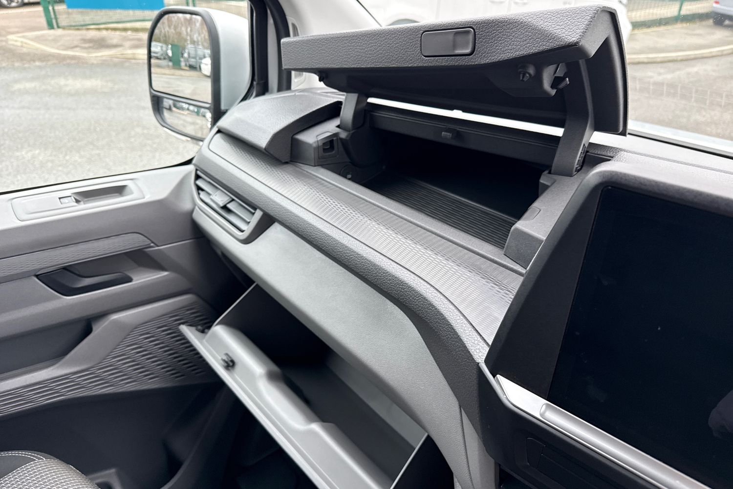 Used Volkswagen Transporter 2025 for sale - 77516925: Photo 32