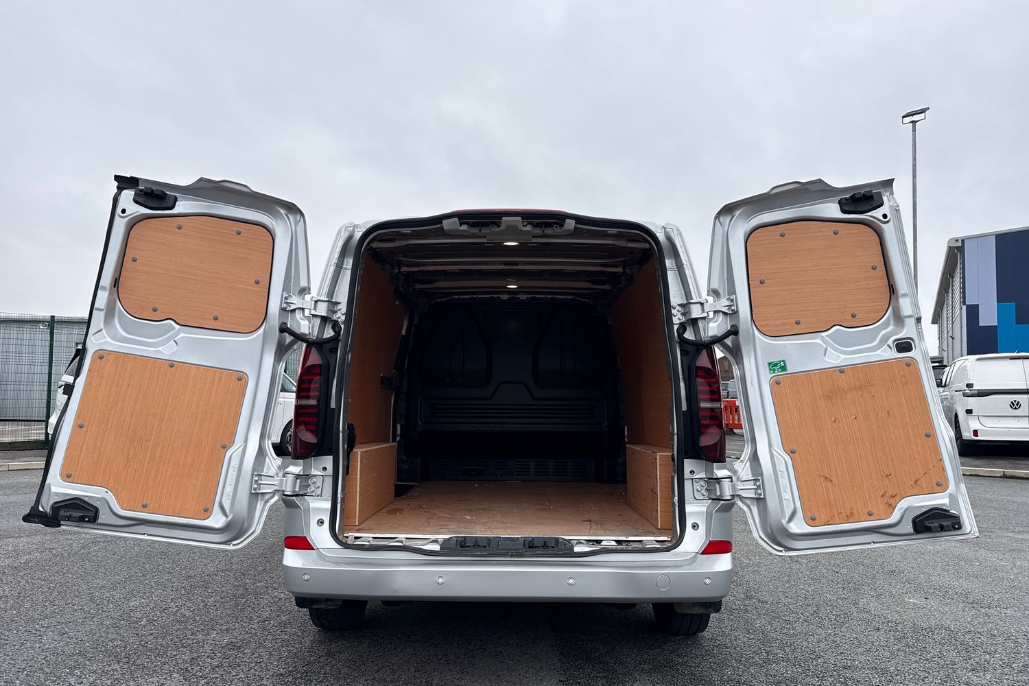 Used Volkswagen Transporter 2025 for sale - 77516925: Photo 6