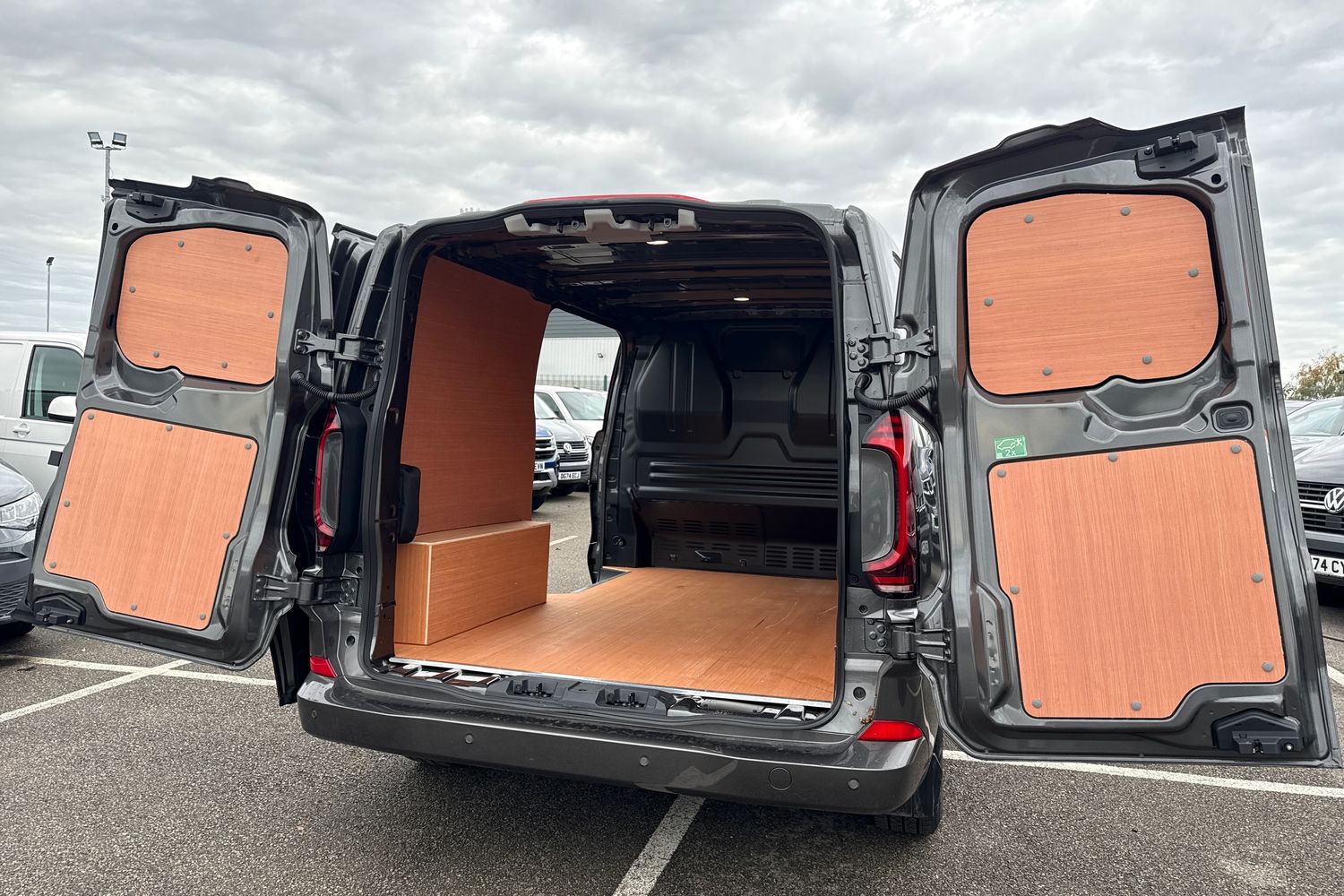 Used Volkswagen Transporter 2025 for sale - 76516040: Photo 33