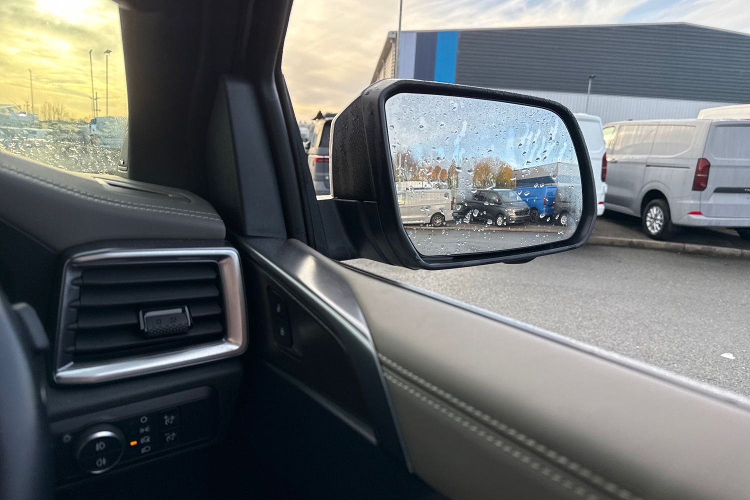 Used Volkswagen Amarok 2024 for sale - 76968096: Photo 20