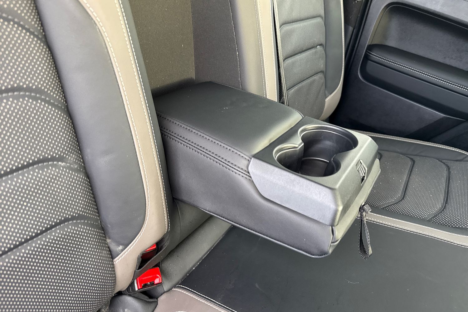 Used Volkswagen Amarok 2024 for sale - 76968096: Photo 34