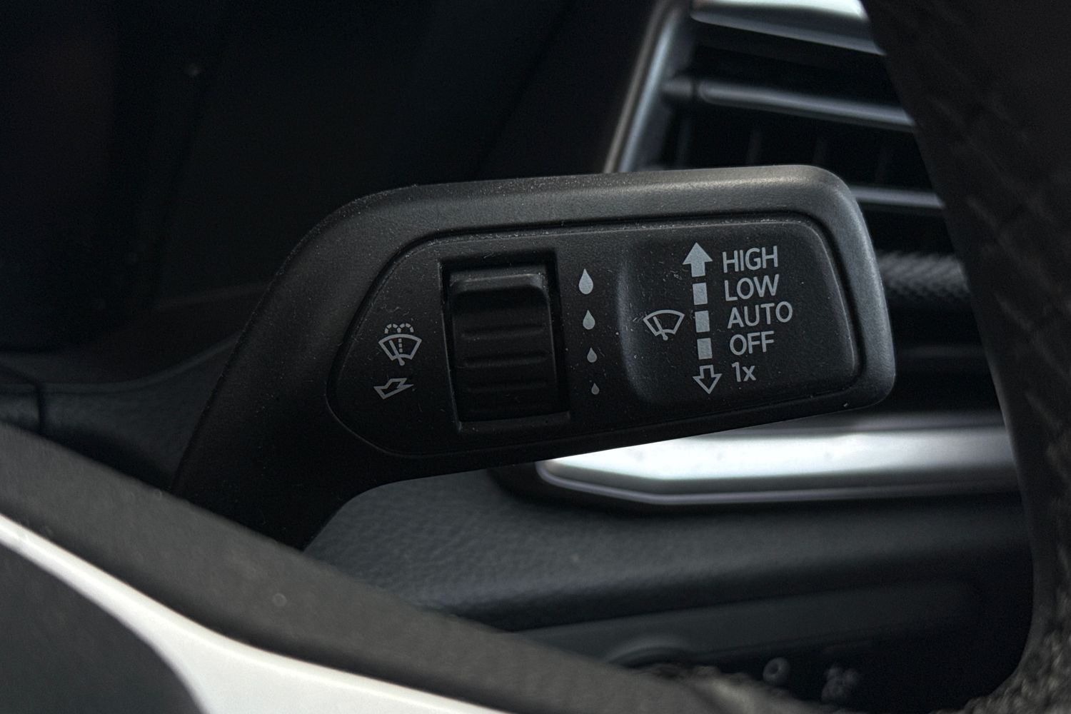 Used Volkswagen Amarok 2024 for sale - 76968096: Photo 42