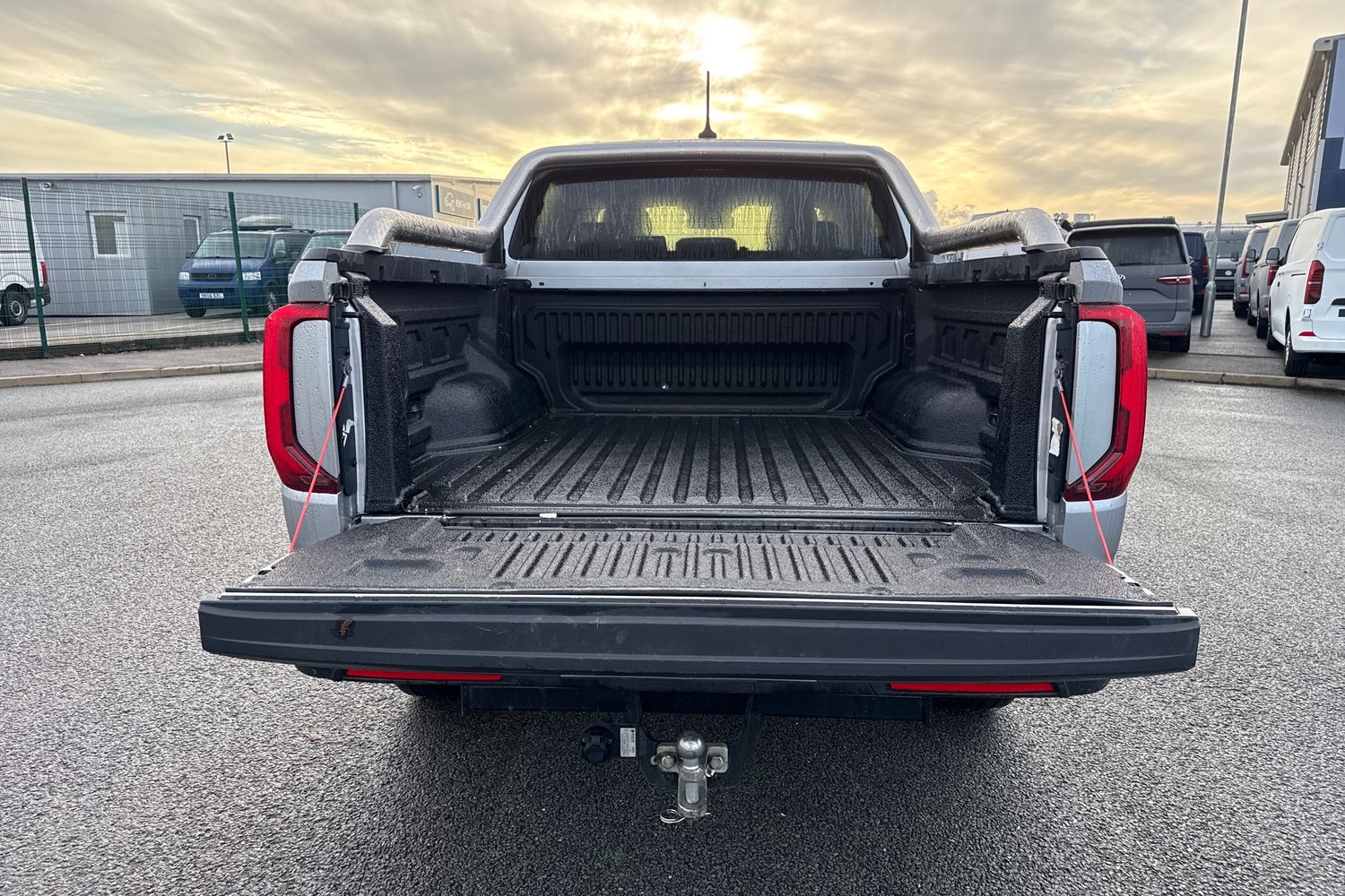 Used Volkswagen Amarok 2024 for sale - 76968096: Photo 6