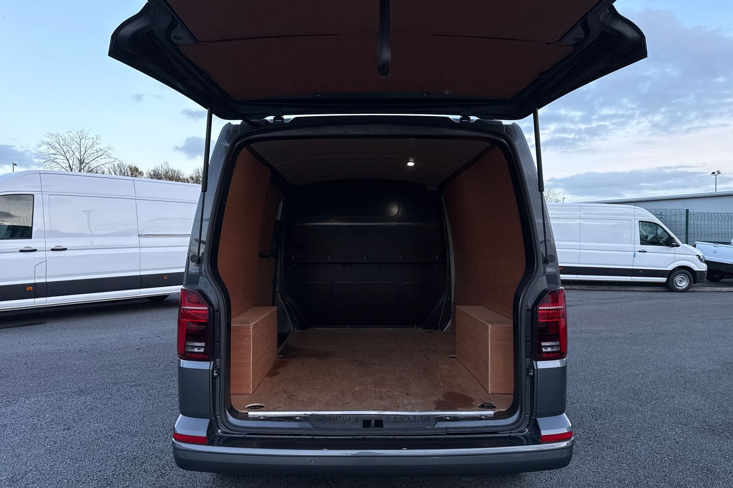 Used Volkswagen Transporter 2024 for sale - 77257722: Photo 7