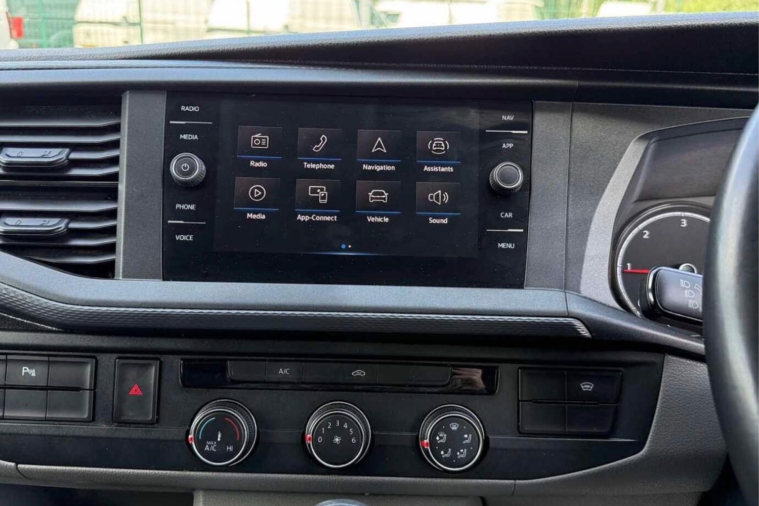 Used Volkswagen Transporter 2024 for sale - 76739419: Photo 16