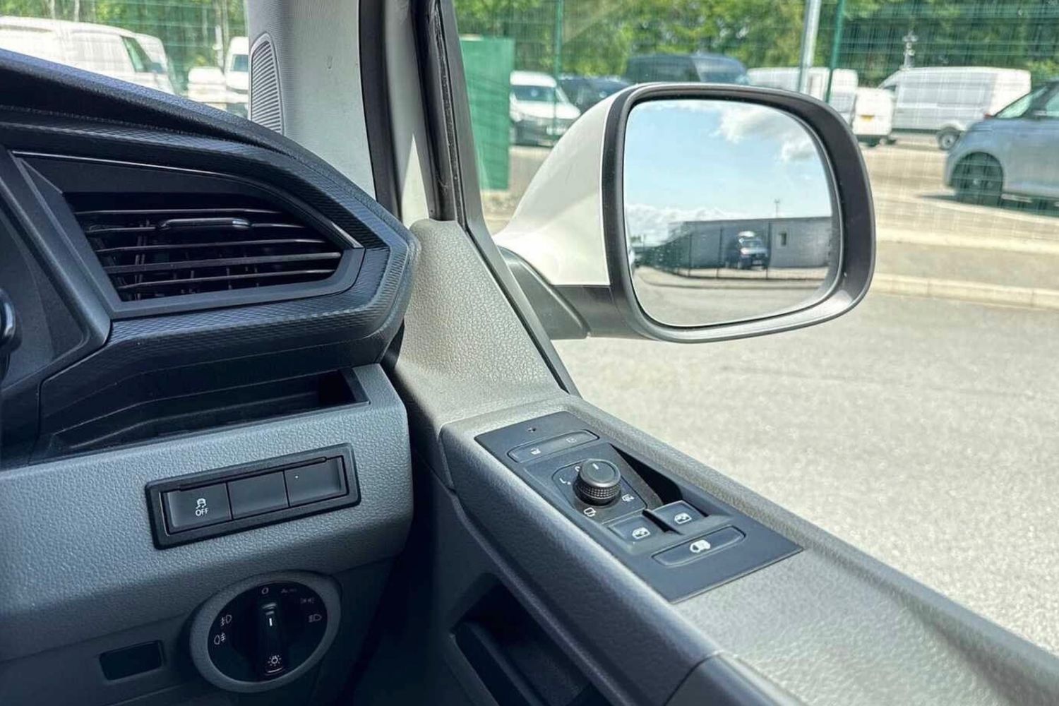 Used Volkswagen Transporter 2024 for sale - 76739419: Photo 20