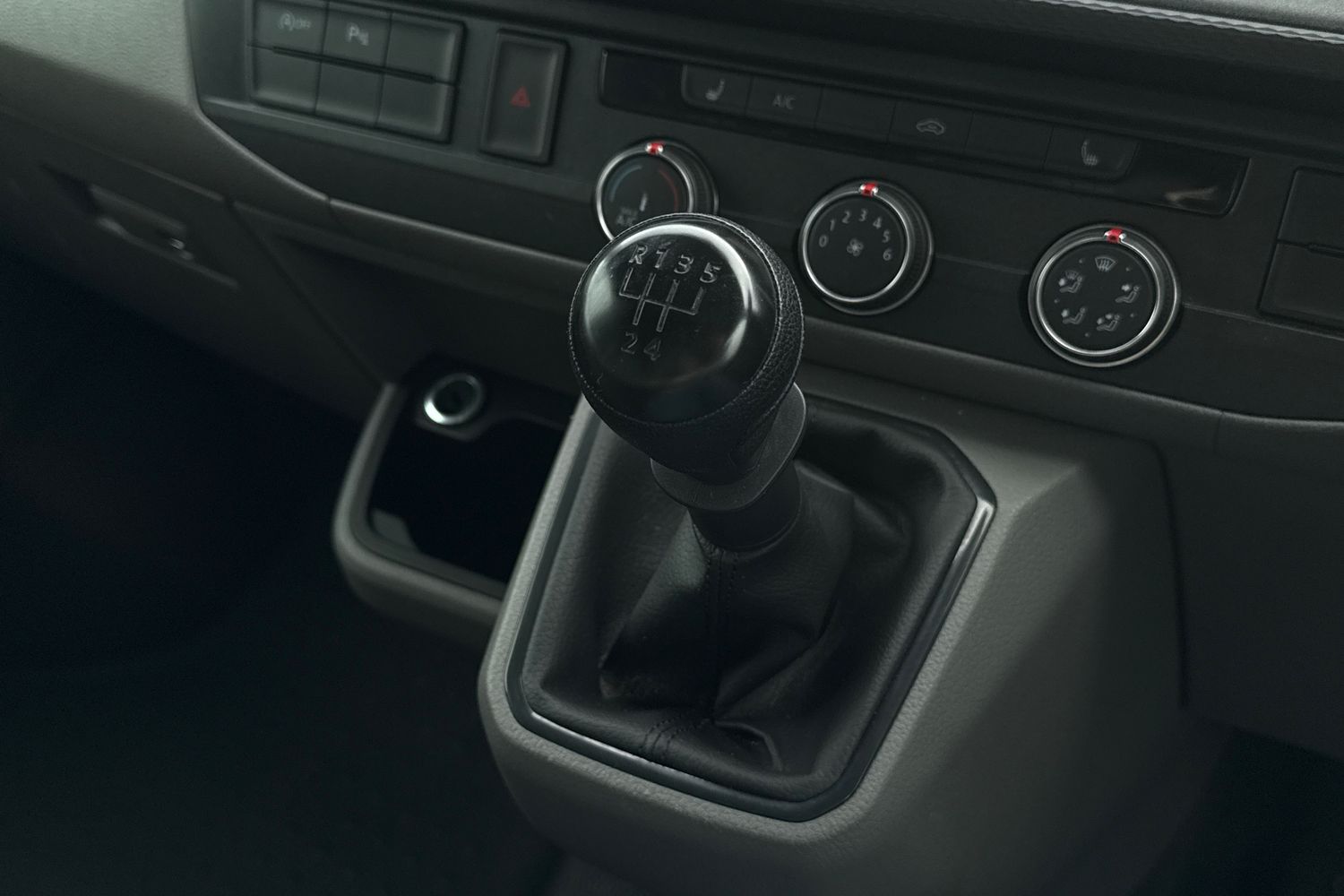 Used Volkswagen Transporter 2024 for sale - 76750809: Photo 23