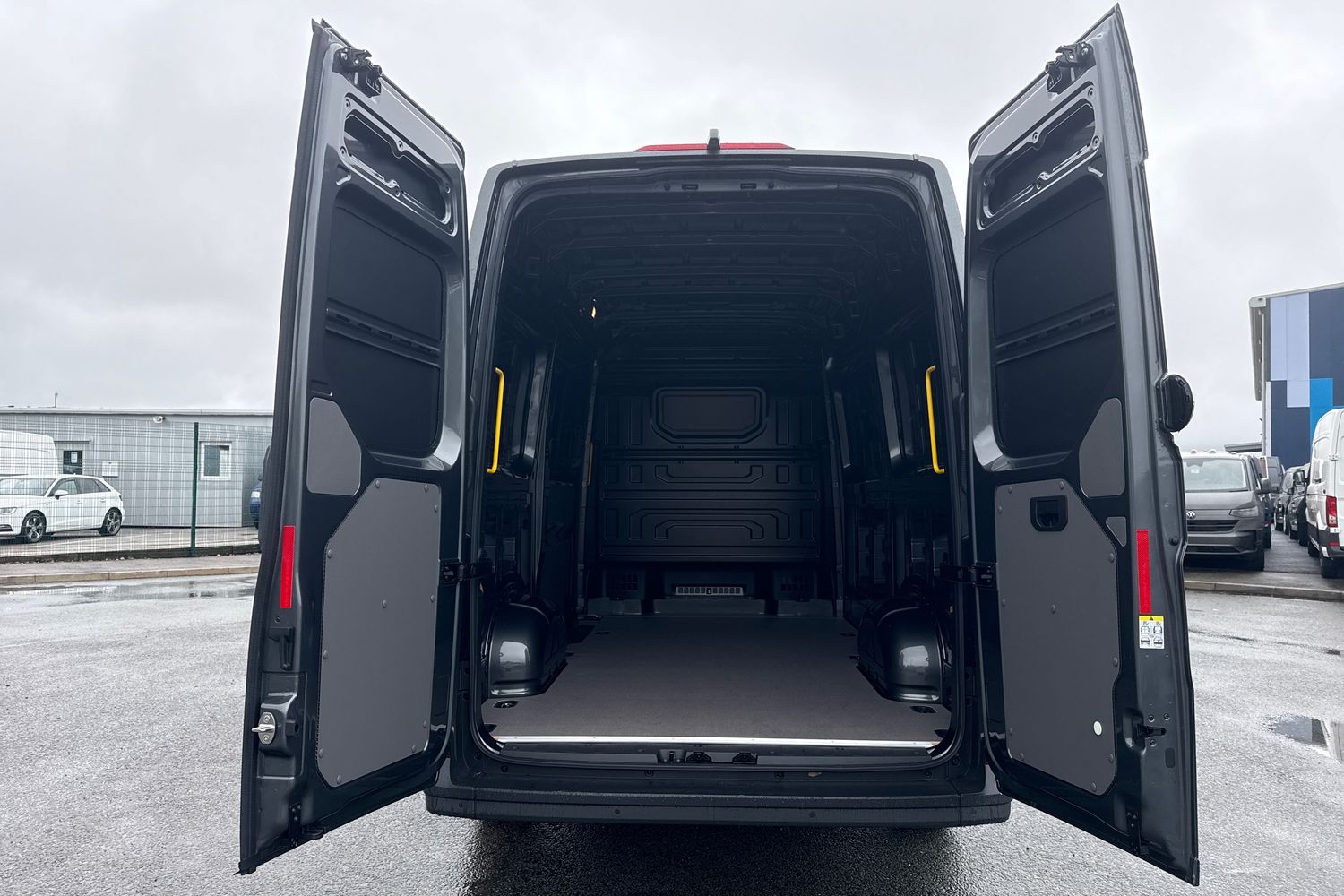 Used Volkswagen Crafter 2025 for sale - 77194866: Photo 6