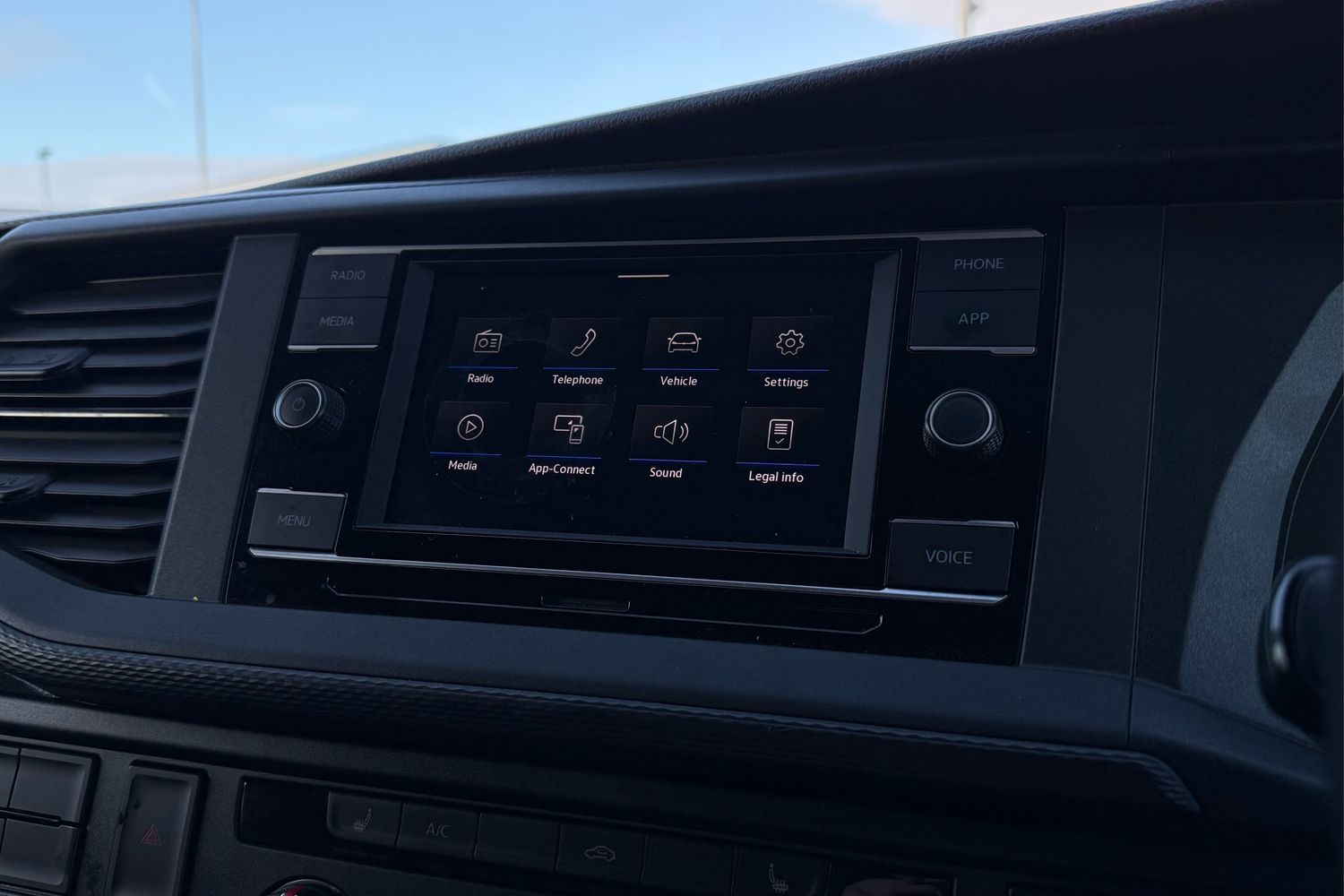 Used Volkswagen Transporter 2024 for sale - 77421620: Photo 16