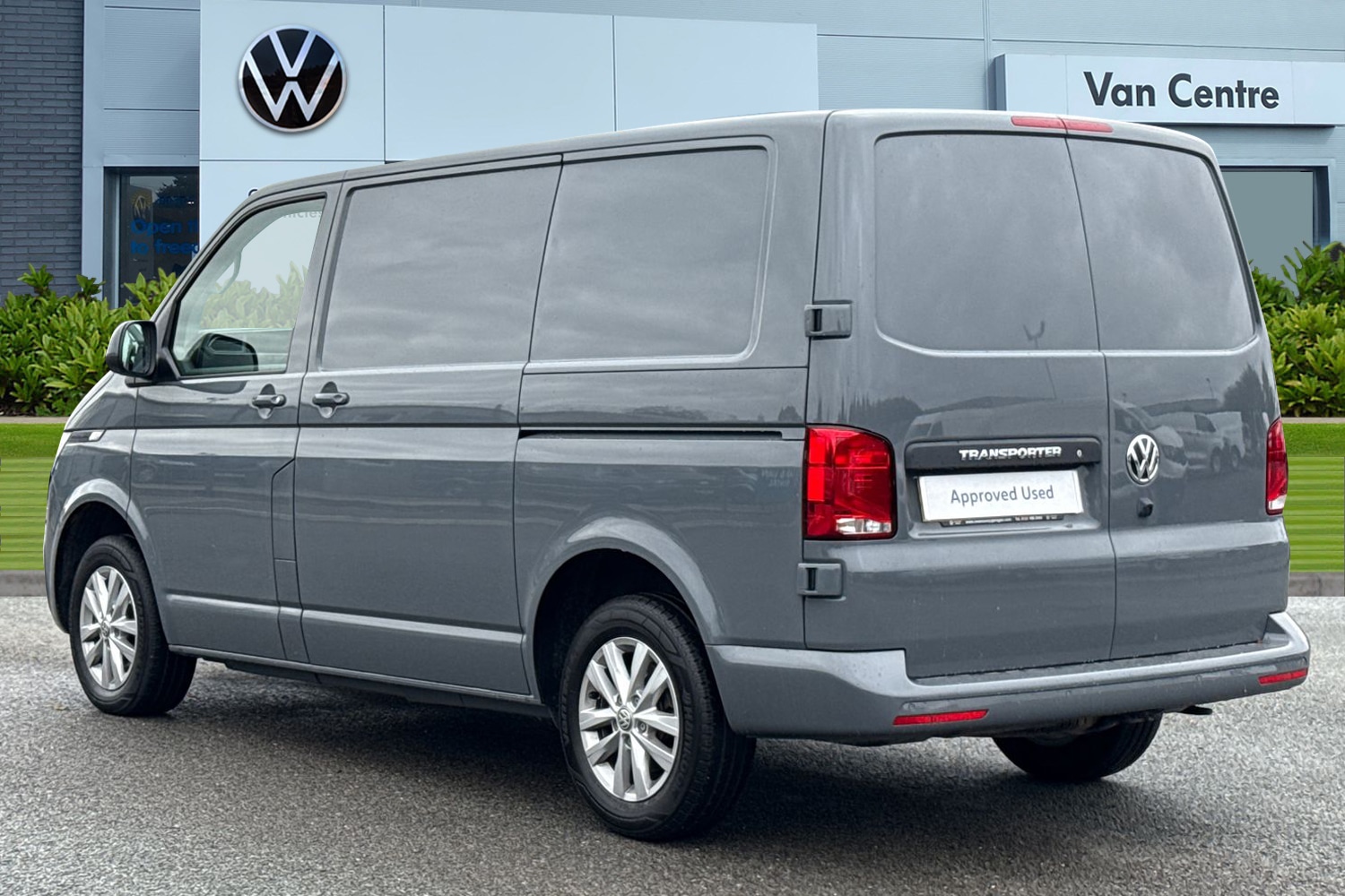 Used Volkswagen Transporter 2024 for sale - 76488335: Photo 2