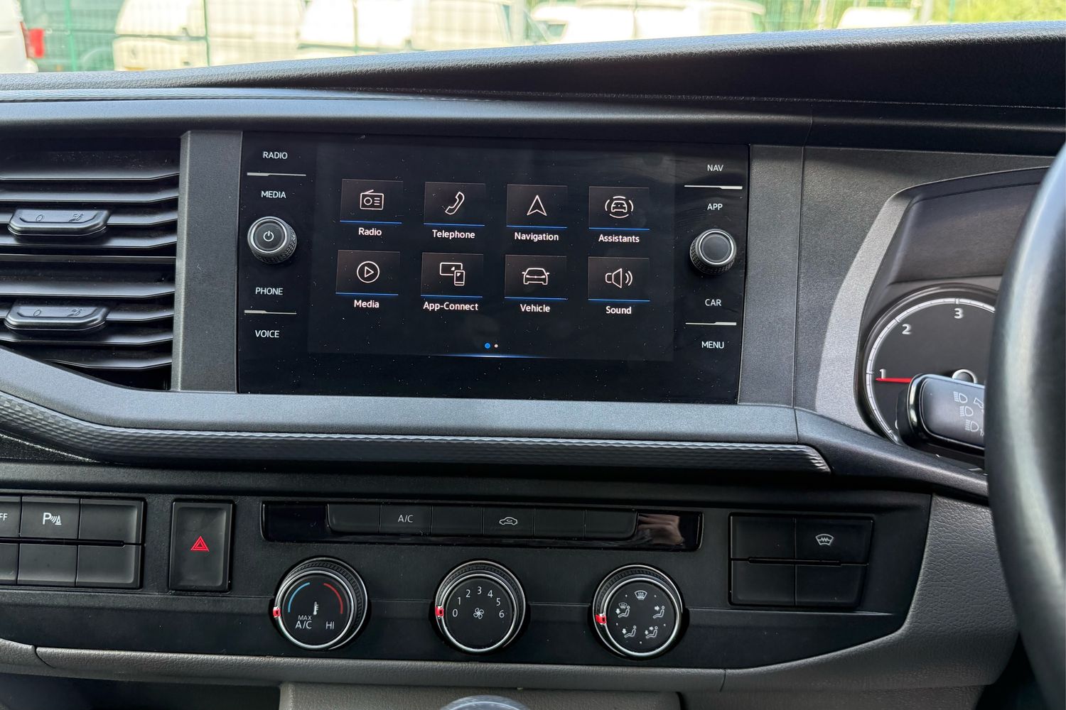 Used Volkswagen Transporter 2024 for sale - 77187545: Photo 16