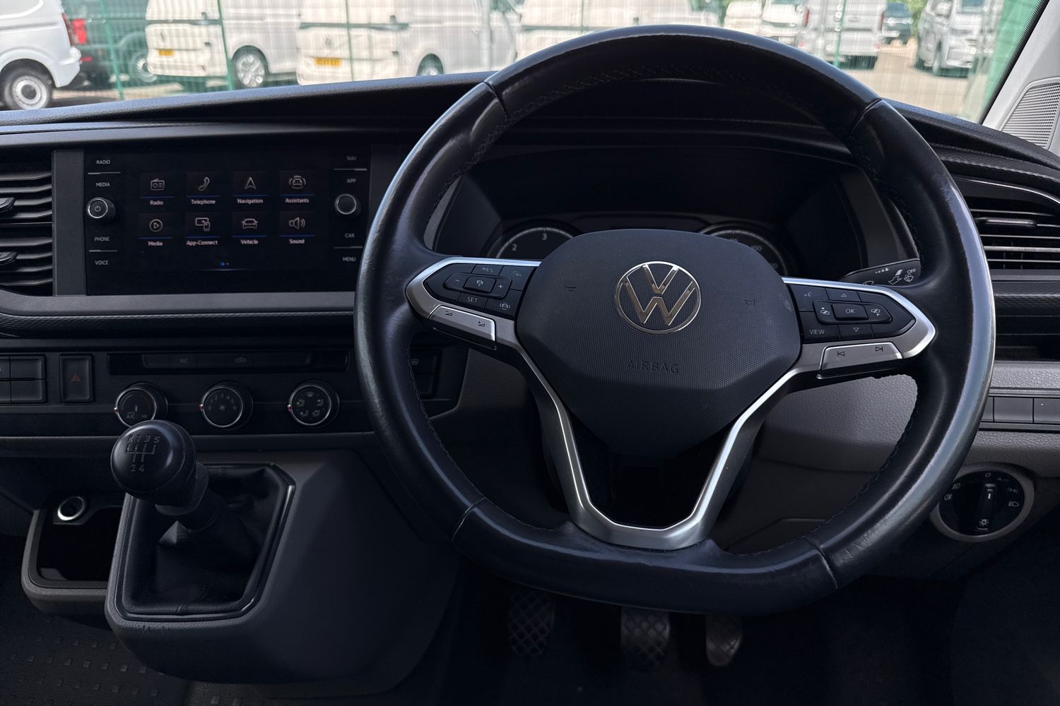 Used Volkswagen Transporter 2024 for sale - 77187545: Photo 17