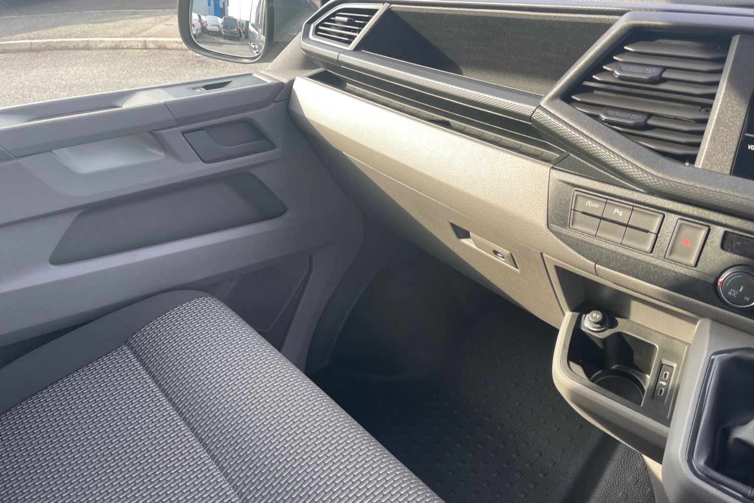 Used Volkswagen Transporter 2024 for sale - 76782981: Photo 19