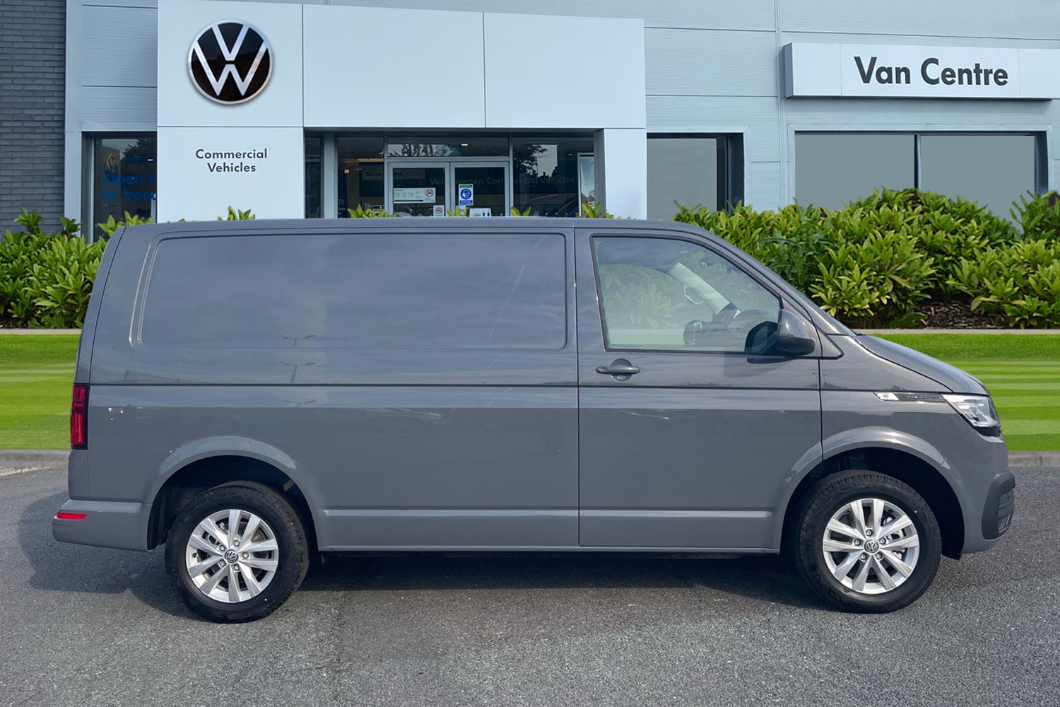 Used Volkswagen Transporter 2024 for sale - 76782981: Photo 3